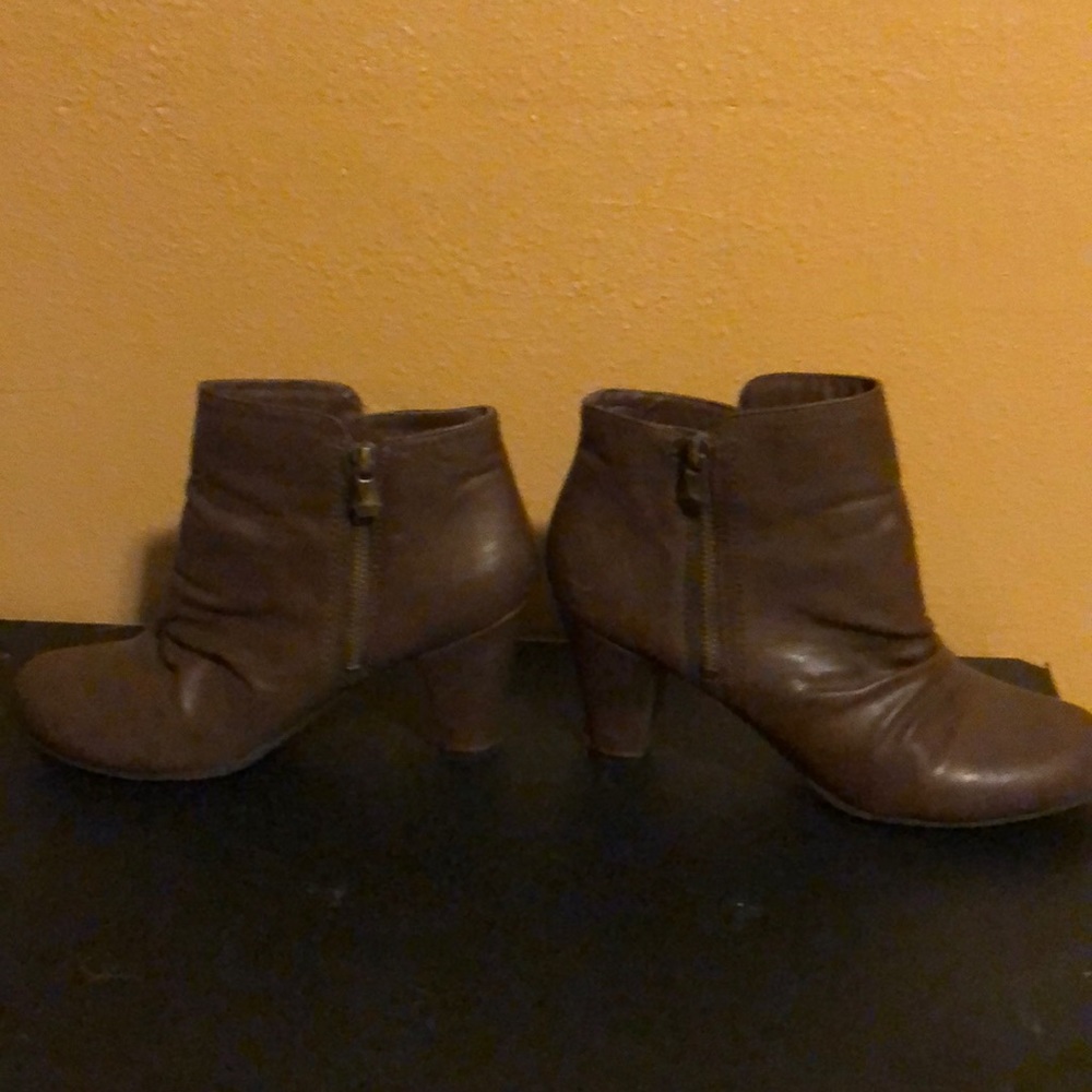 Really cute brown booties